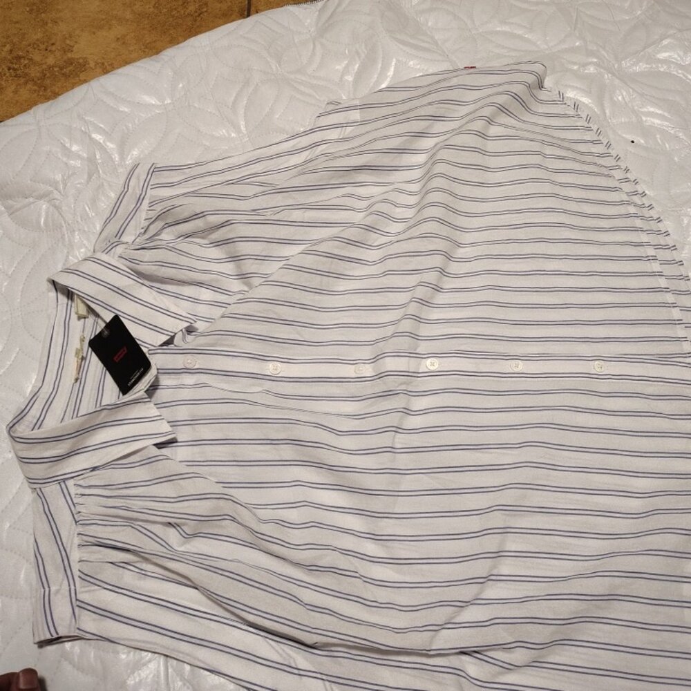 Levi's Woman's White Sleeve Less Dress Shirt (Americana)